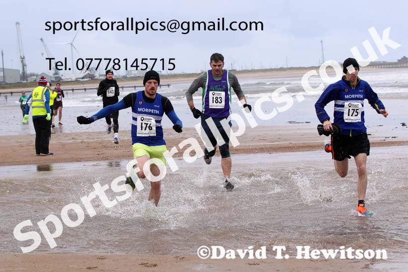 The 2021 Blyth Sands Race, December 5th. Photo: David T. Hewitson/Sports for All Pics